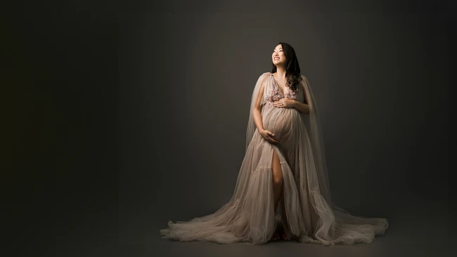 Trust First: Maternity Photo Success Starts Early - Fstoppers