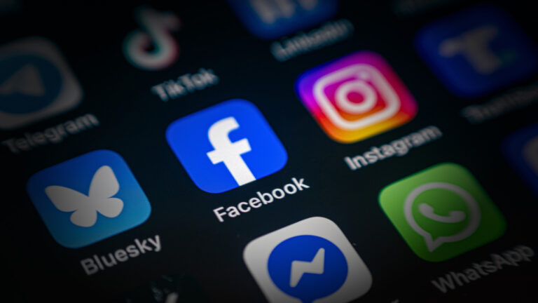 Facebook, Instagram, WhatsApp Outage Hits Users Worldwide