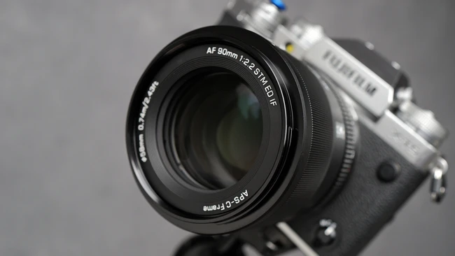 Viltrox AF 90mm f/2.2 EVO Review: Compact APS-C Gem for Creators - Fstoppers