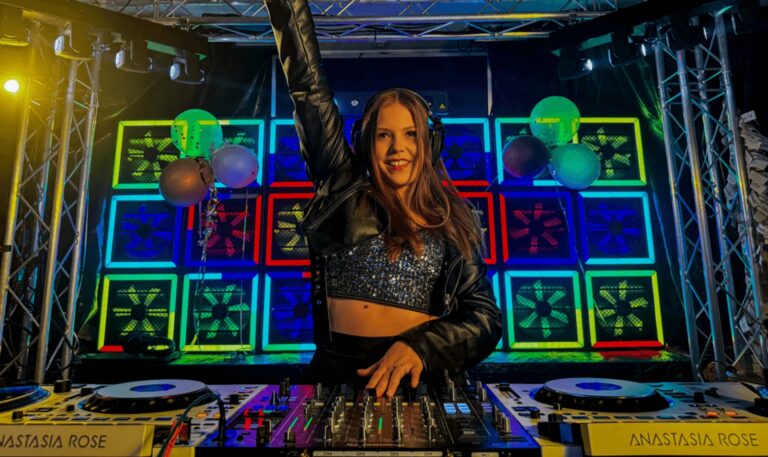 Twitch and Soundcloud Team Up for Live DJ Sessions - Tubefilter