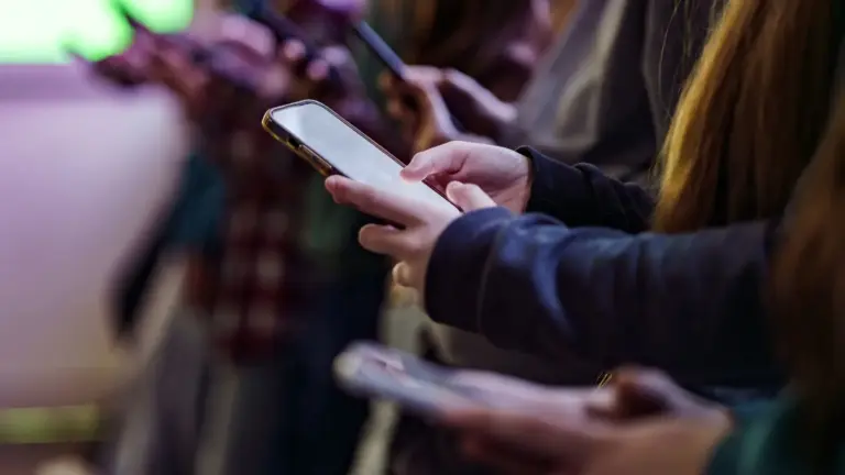 UK Eyes Teen Social Media Ban, Learns from Australia - Social Media Today