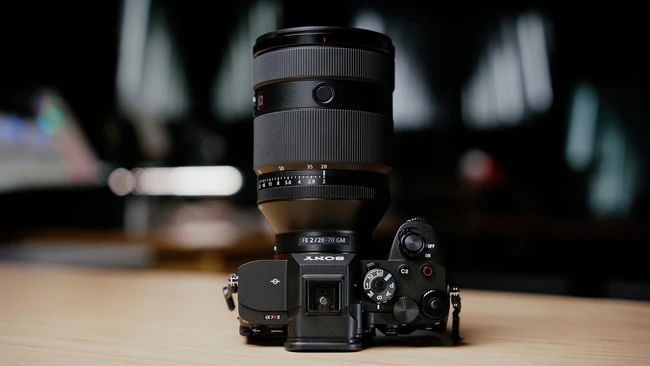Zoom Lens Replaces Entire Prime Kit for Pro Photographer - Fstoppers