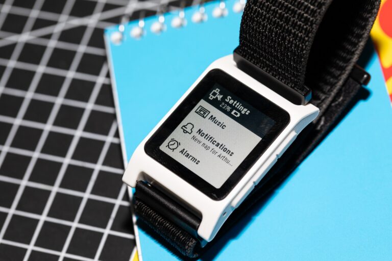Pebble Founder Trusts Creators with 30-Day Warranty - The Verge