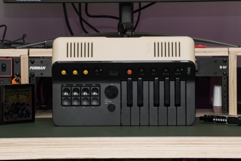 Orchid Synth Review: Retro Chord Organ for Modern Creators