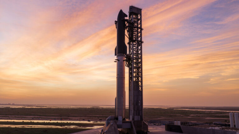 SpaceX 13th Starship Launches 20 V3 Starlink Satellites - Engadget