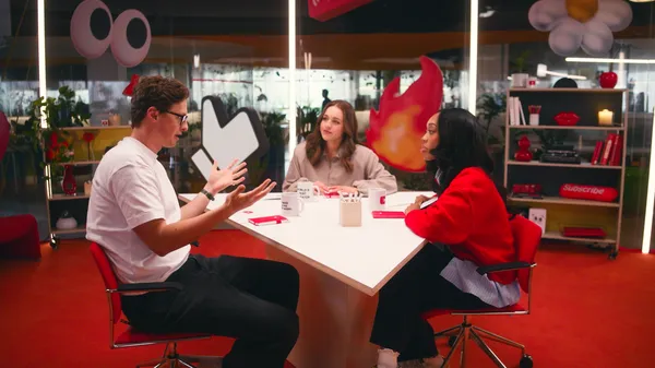 YouTube Launches Brand Deal Desk to Help Creators Pitch Like Pros - YouTube Blog