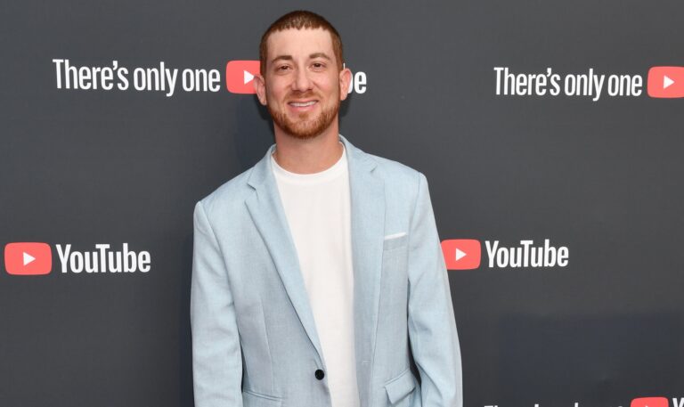 Netflix Adds YouTubers, Dude Perfect CEO Shift, Cow Gamer