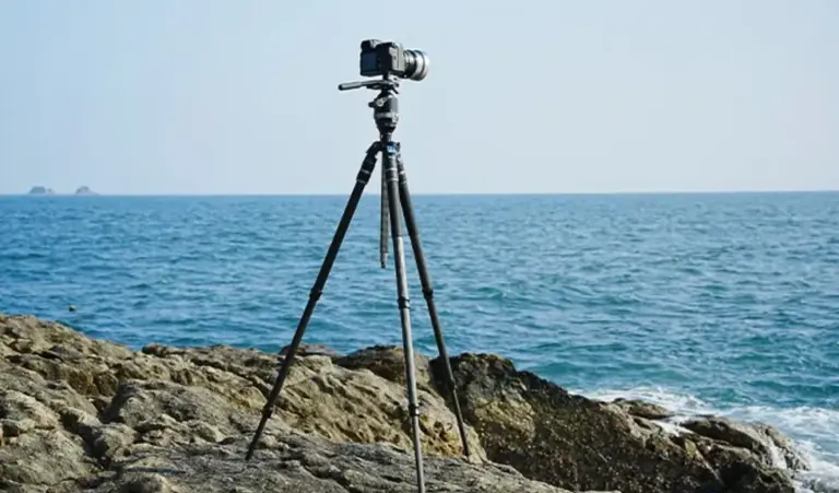 SIRUI’s Hybrid Tripod/Monopod Kit Boosts Creator Versatility