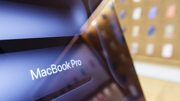 Lighter Touchscreen OLED MacBook Pro Rumored for Soon Launch