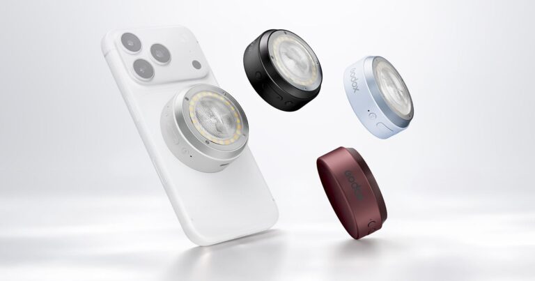 Godox Launches Magnetic Xenon Flash for iPhone to Revive Classic Flash Look