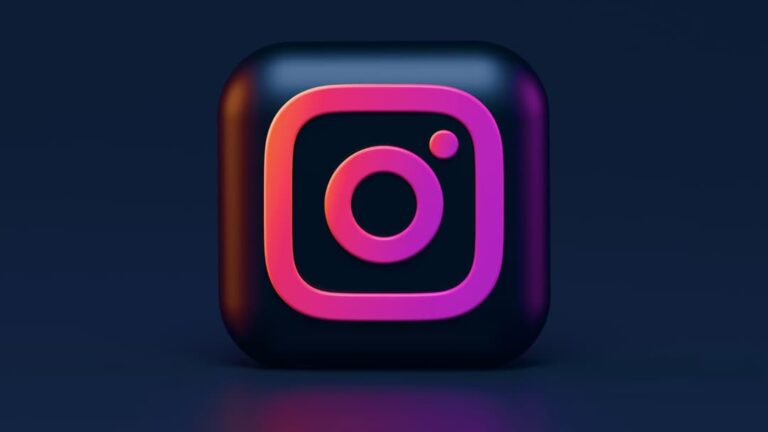 Instagram Boss Says No Dating Feature Needed, App Already Helps Love Bloom