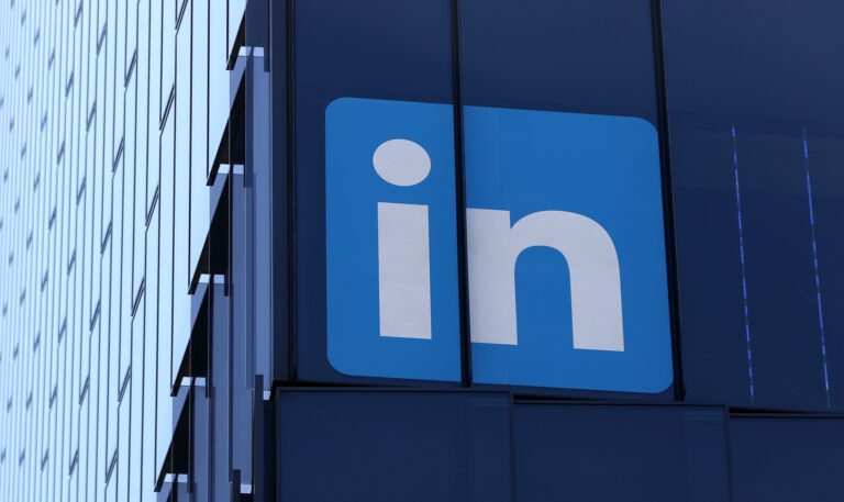 LinkedIn Launches Paid Consulting Tool for Professional Creators