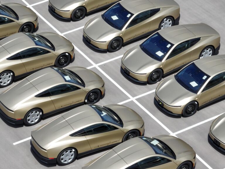 Cities Push Back Against Robotaxi Expansion Amid Regulatory Hurdles
