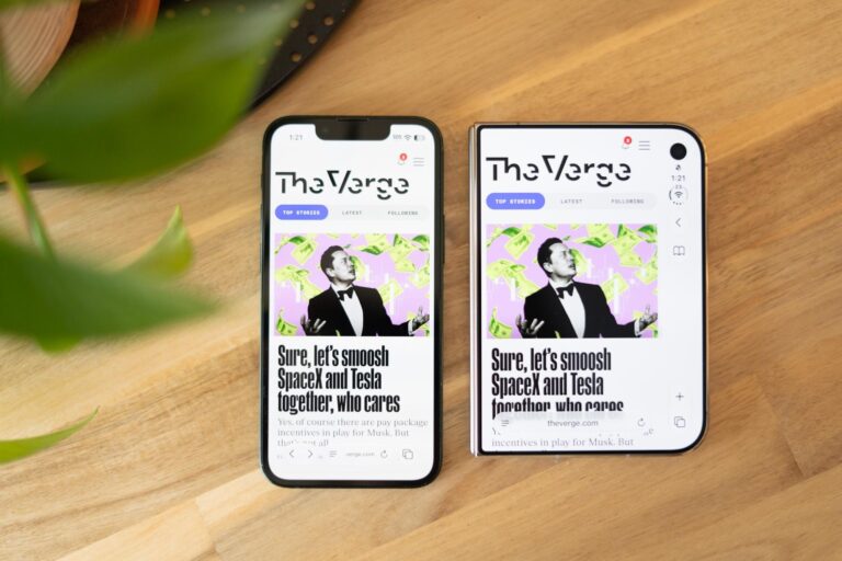 iPhone Duo Isn’t a Small Phone Despite Mini-Sized Cover Screen