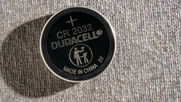 How Creators Can Test CR2032 Batteries at Home with Simple Tools