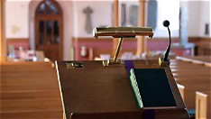 Most Pastors Avoid Political Endorsements Ahead of 2026 Midterms