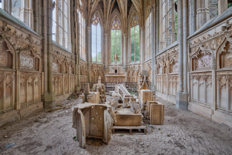 Community Photographer Reveals Gear for Capturing Abandoned France & Italy