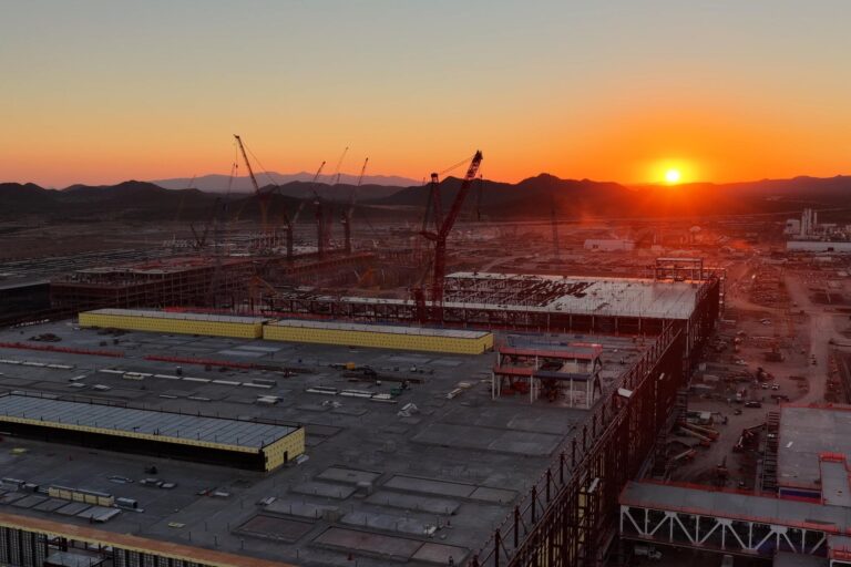 Arizona Data Center Strains Local Water Resources Amid Tech Growth